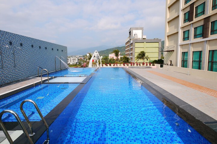 Pool 24 of 52