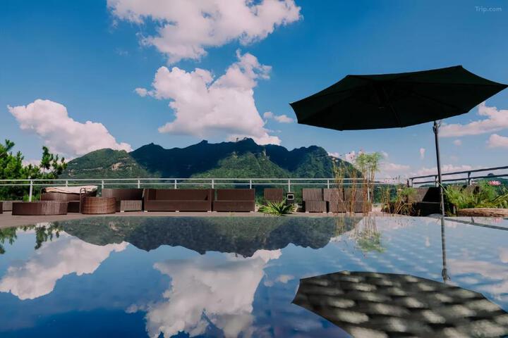 Zhangjiajie Peak & Cloud Retreat-English Services-Near the Ticket Gate