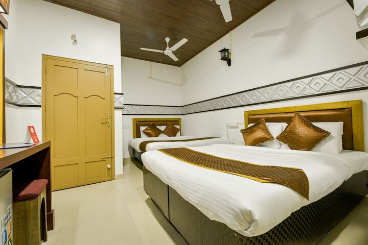 Room 12 of 27