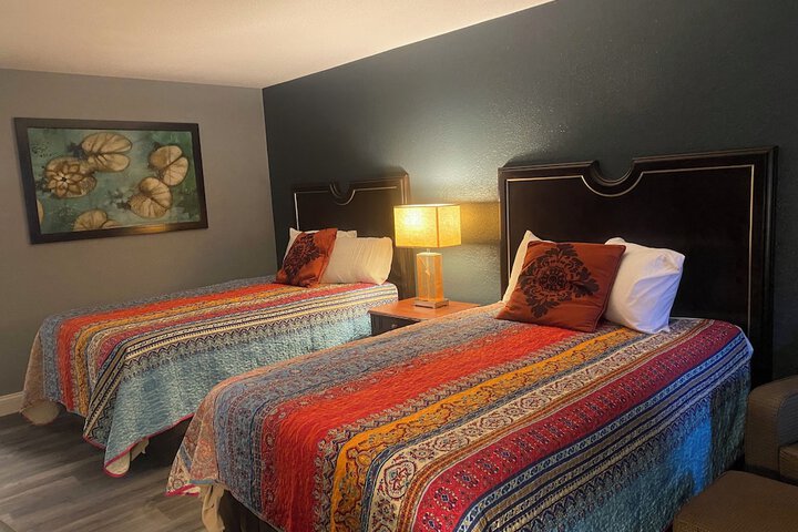 2 Double Beds (4 of 6)