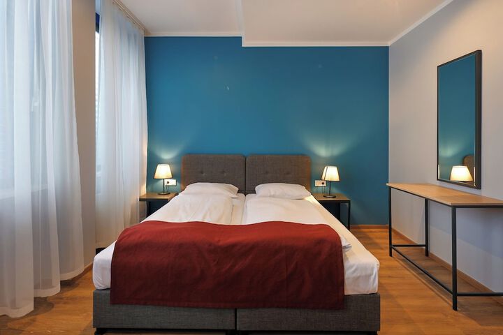 Room 27 of 87