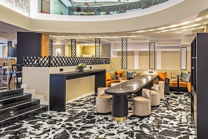 Guest Lobby