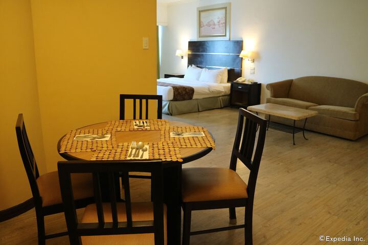 Room 32 of 79