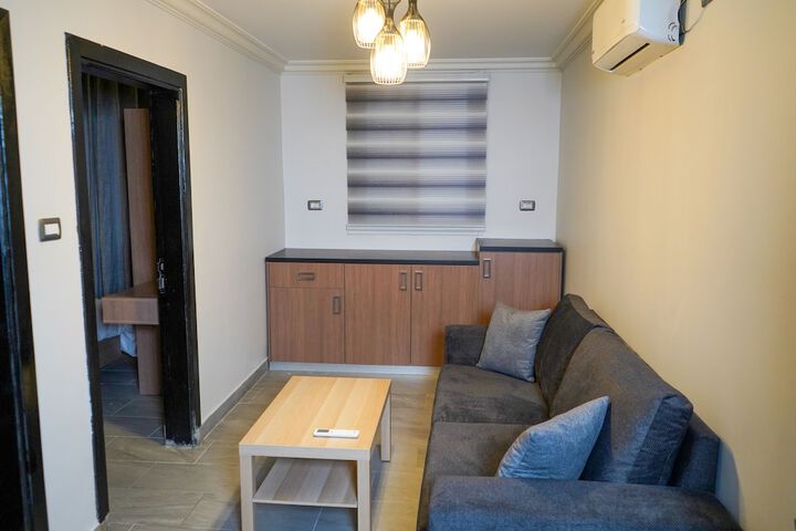 Room 17 of 32