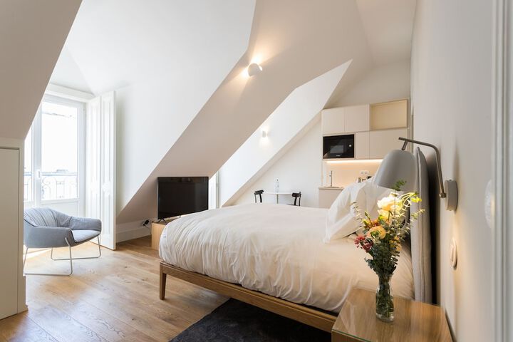 Room 15 of 76