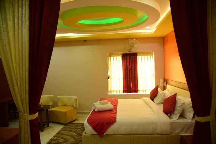Room 4 of 14