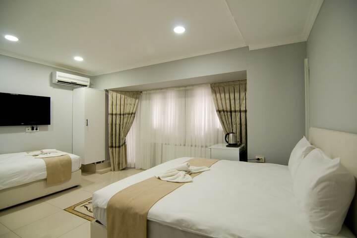 Room 52 of 83