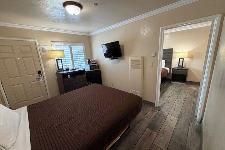 Room 19 of 62