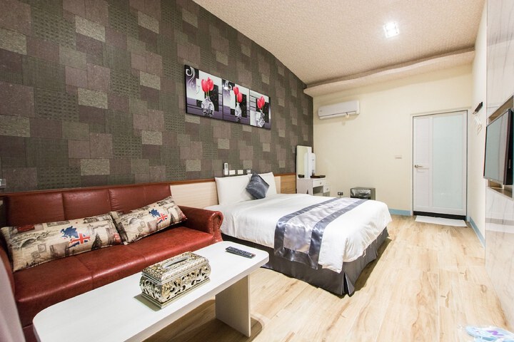 Room 18 of 110
