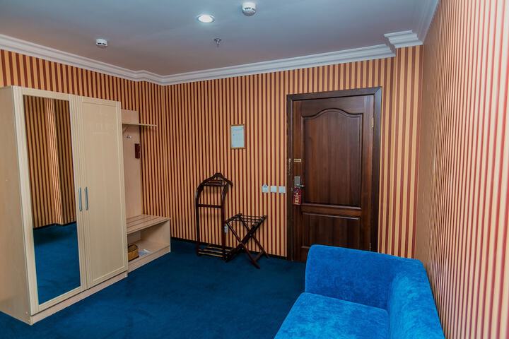 Room 29 of 64