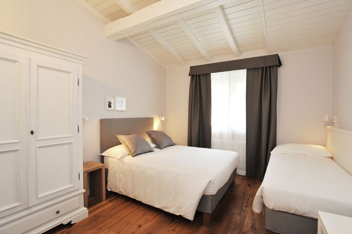 Room 14 of 61