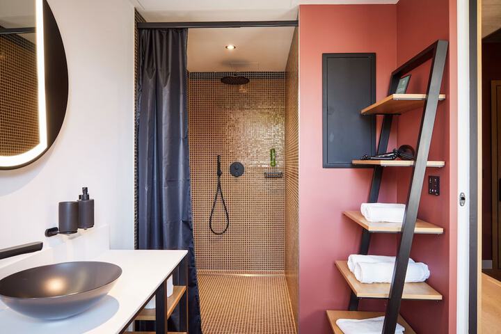 Room 29 of 38