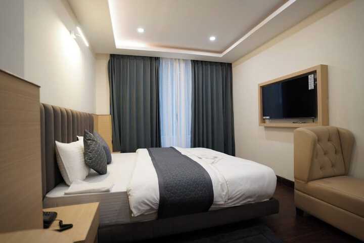 Room 10 of 49