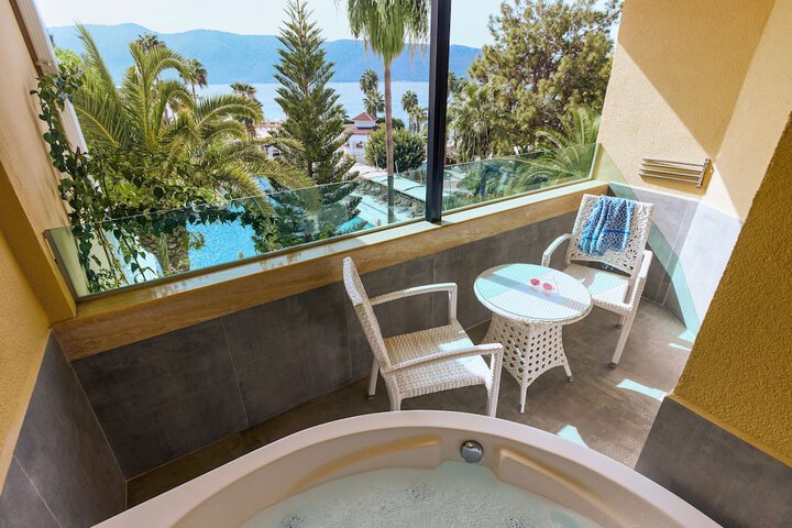 Hot Tub 57 of 155