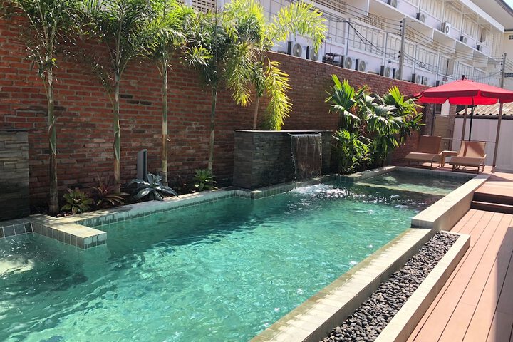 Pool 66 of 110