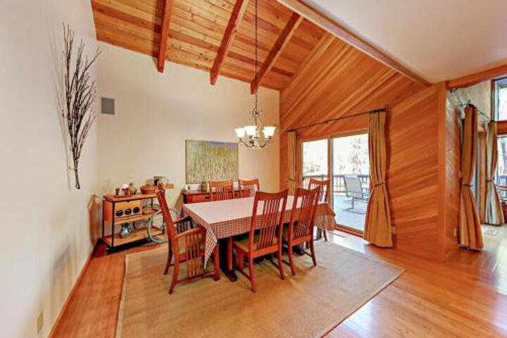 70944 Chicory Home in Sisters, OR