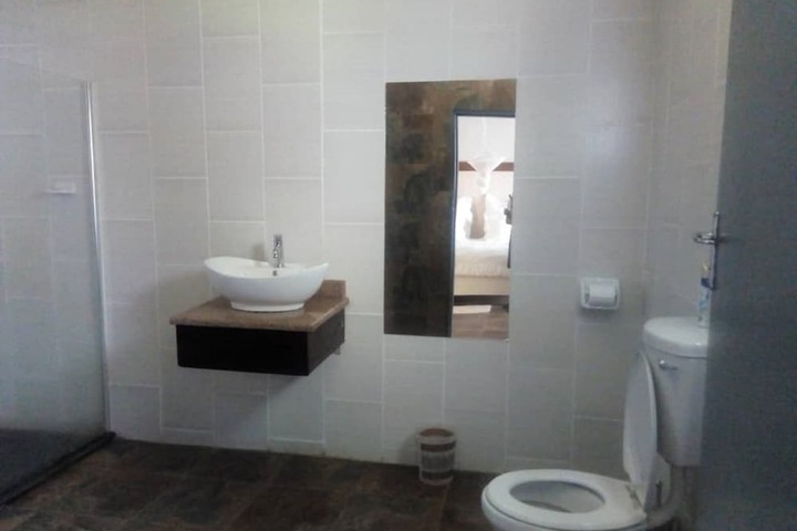 Room 6 of 13