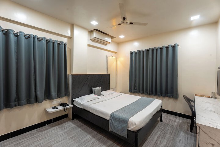 Room 9 of 22