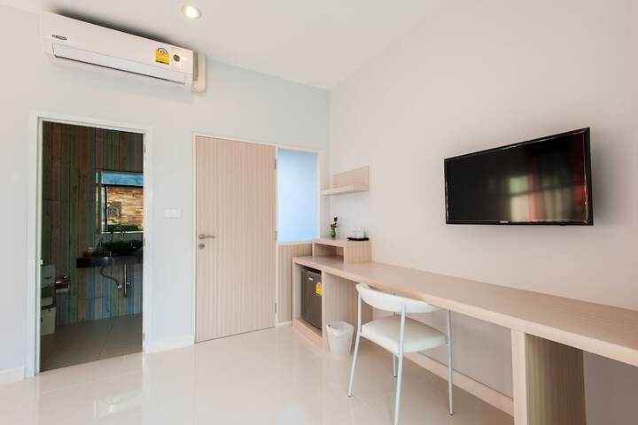 Room 11 of 38