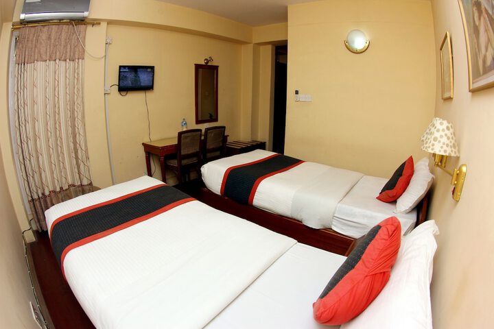 Room 13 of 33