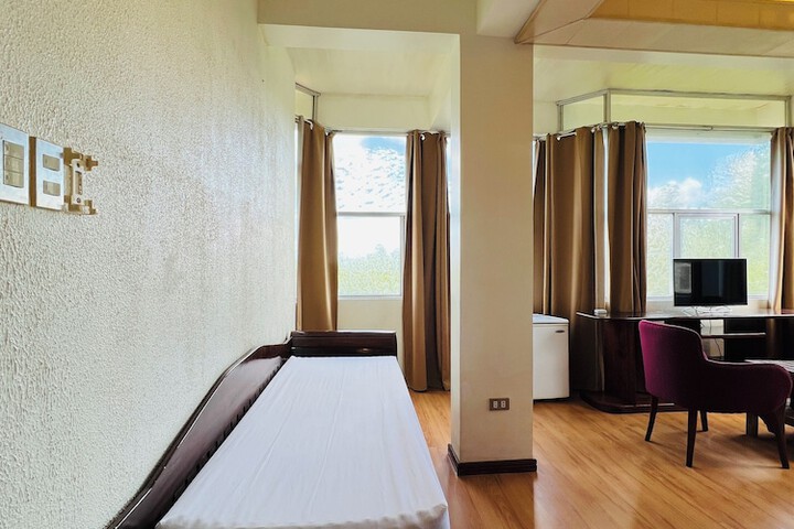 Room 9 of 51