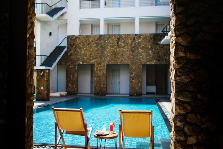 Hotel Pool