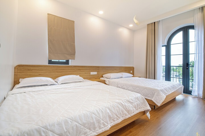 Room 4 of 23
