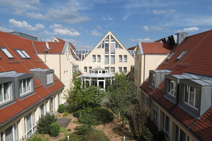 Hotel Exterior 123 of 125