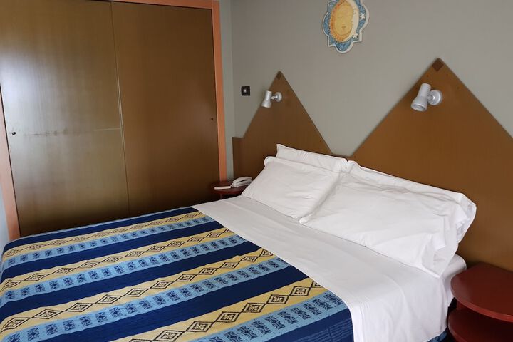 Room 8 of 49