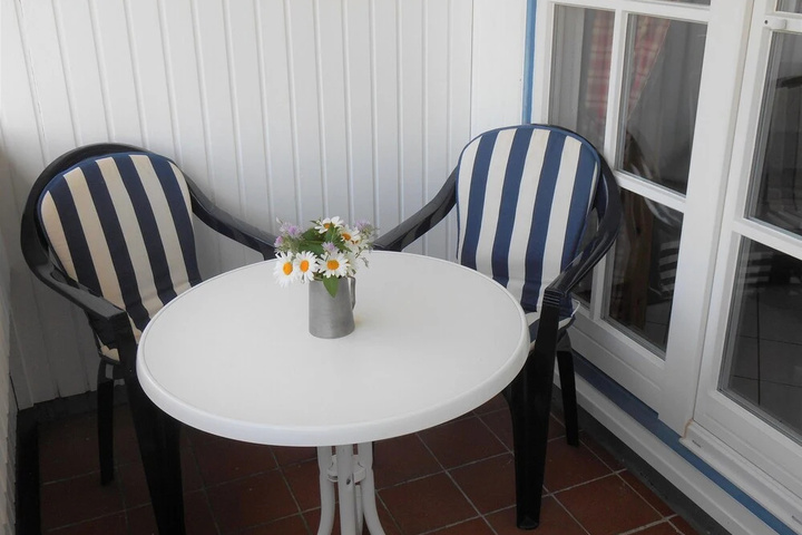 Terrace/Patio 3 of 12