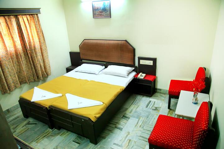 Room 4 of 4