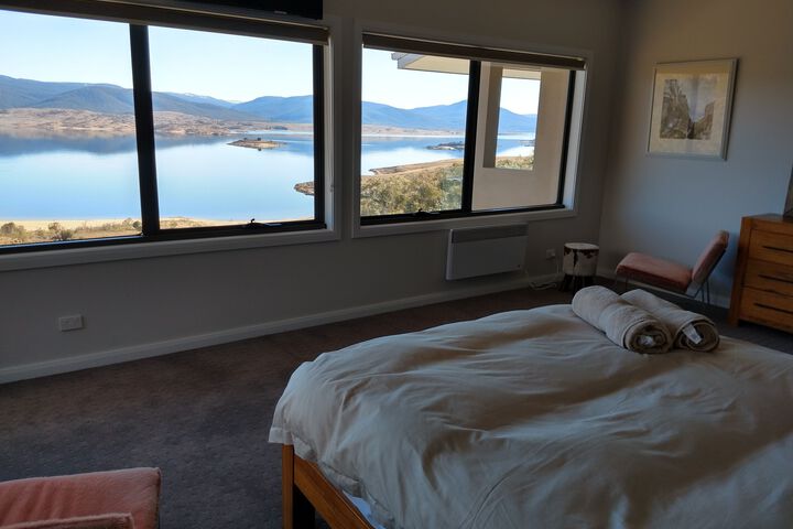 Room 7 of 8