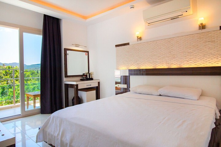 Room 14 of 68