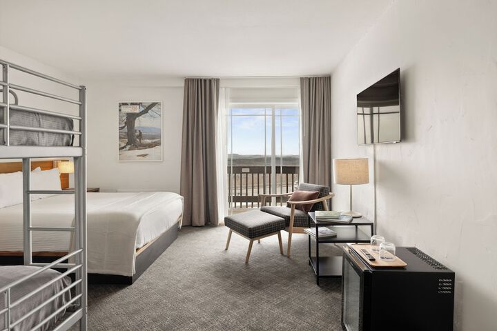 Room 12 of 76