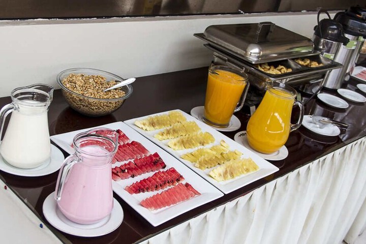 Breakfast/Coffee Service 18 of 21