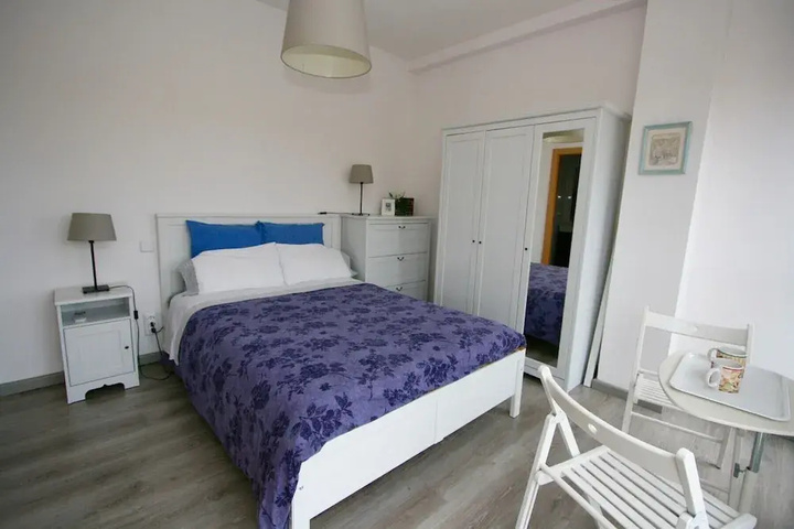 Room 3 of 10