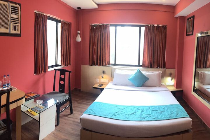 Room 17 of 33