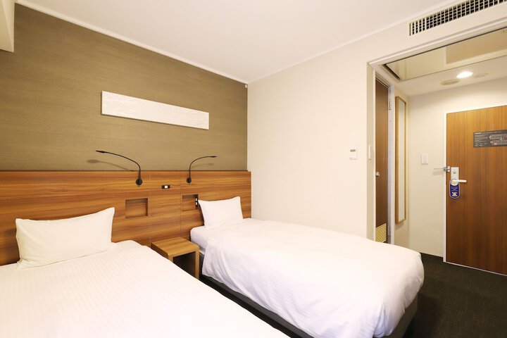 Room 17 of 61