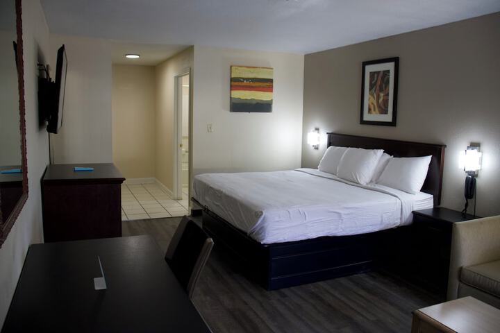 Standard | King Bed (12 of 15)