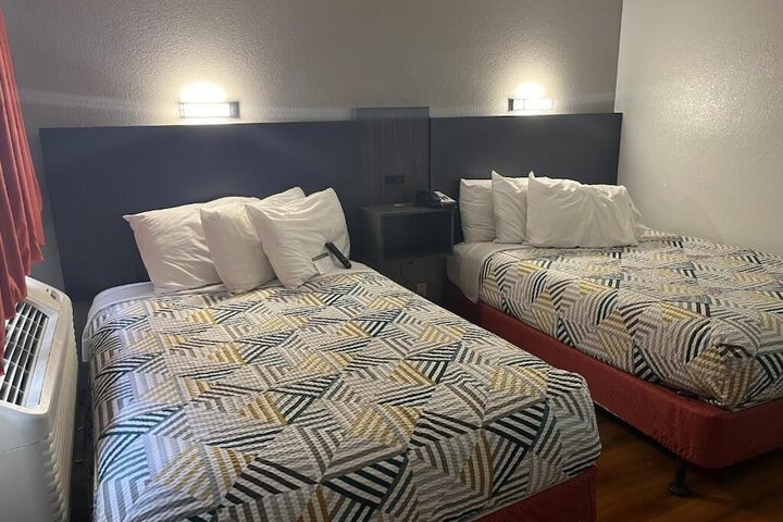 Room 6 of 19