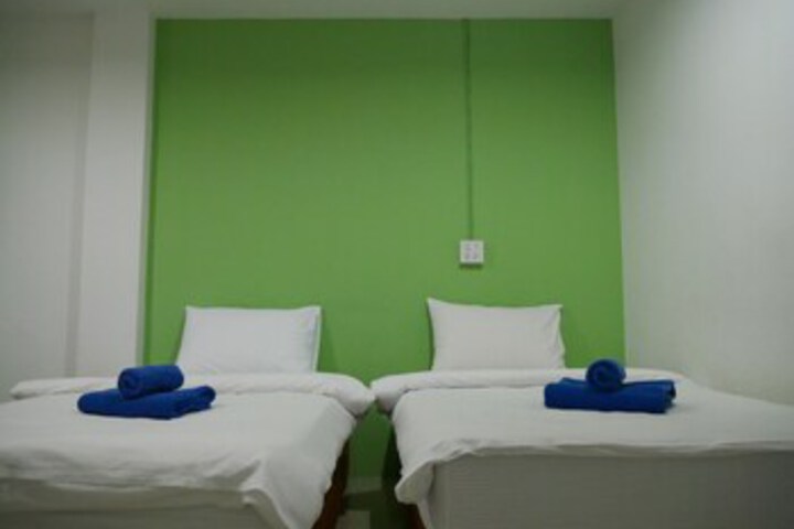 Room 22 of 38