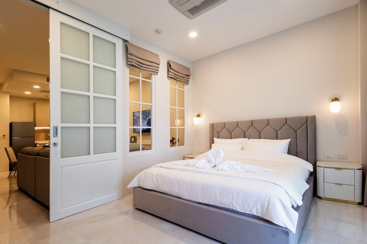 Room 47 of 213