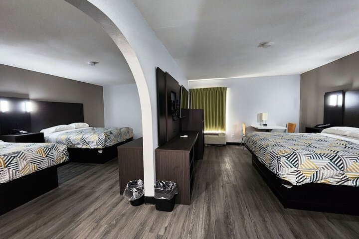 Room 28 of 49