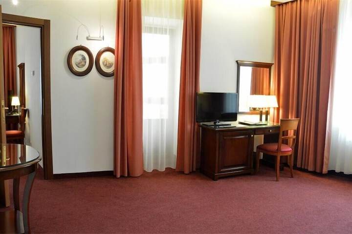 Room 26 of 63