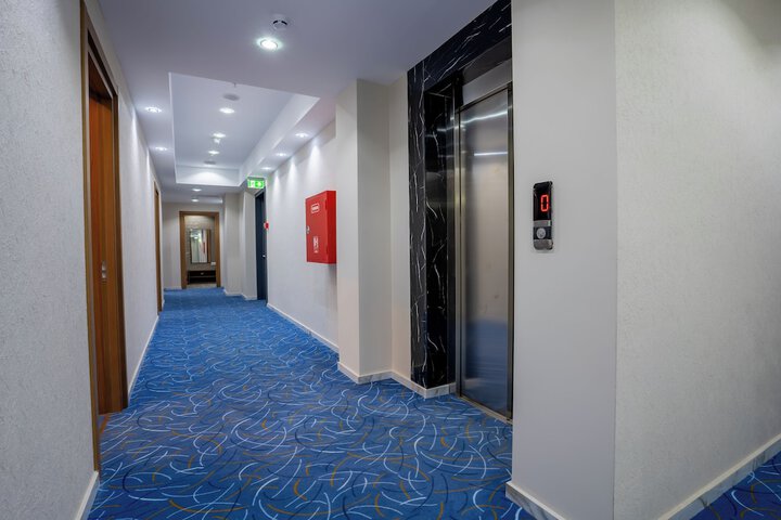 Ballroom/Hall 23 of 23