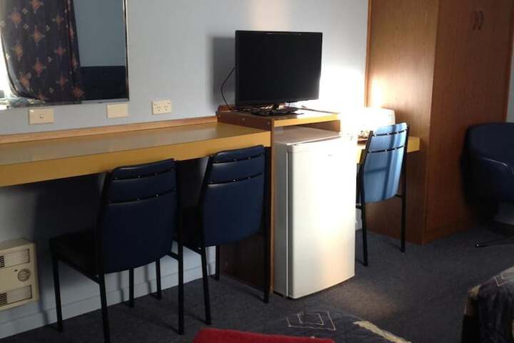 Room 12 of 34