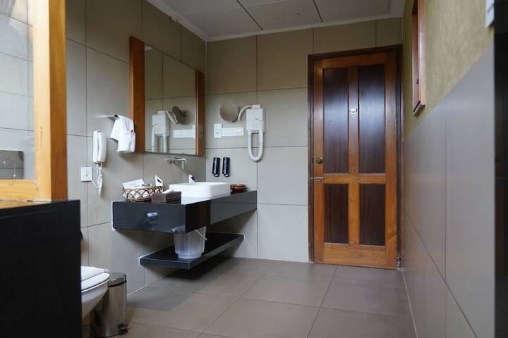 Room 75 of 144