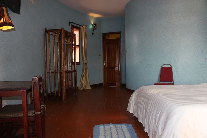 Room 6 of 45