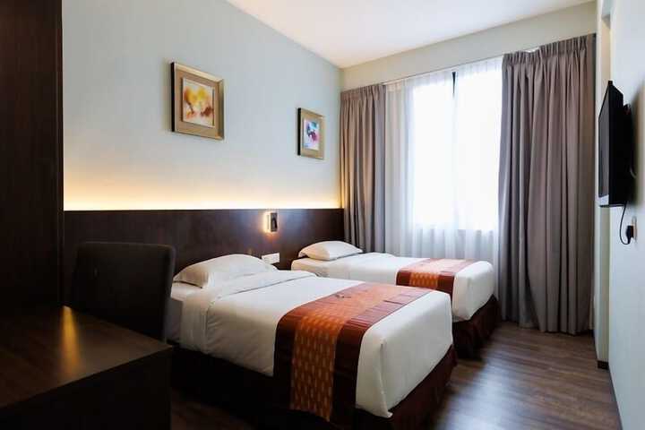 Room 8 of 25
