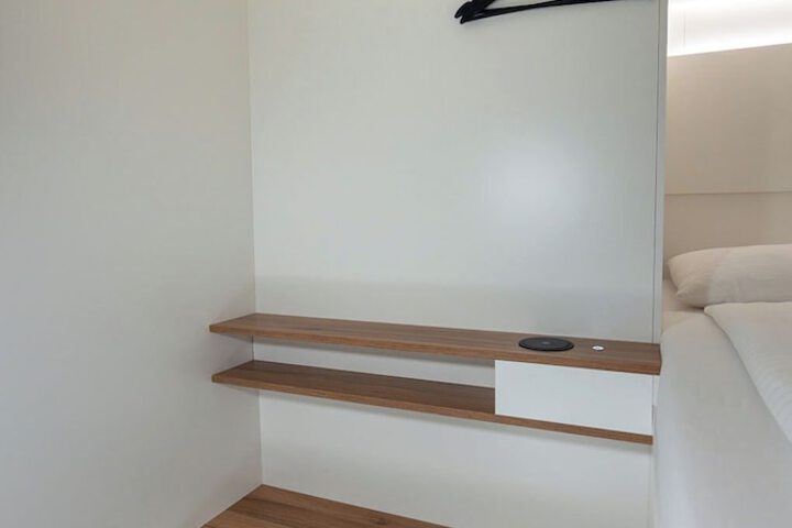 Room 5 of 25